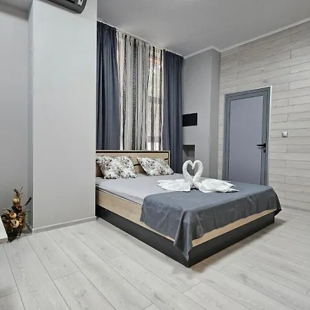 за гости кедър * 萨帕雷瓦巴尼亚