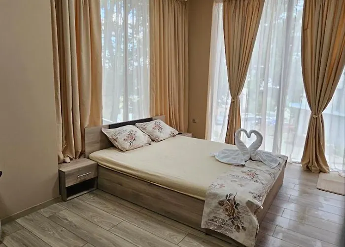 за гости кедър *